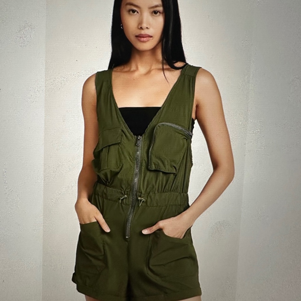 FP Movement Back On Trek Romper. NWOT. Small